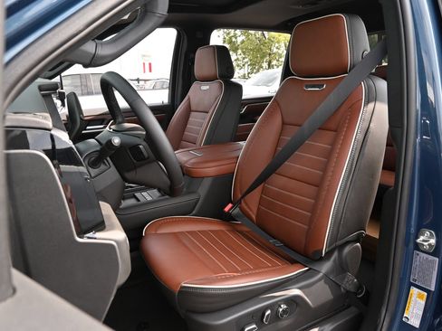 New 2026 GMC Sierra 3500 Denali Ultimate AWD/4WD image 18