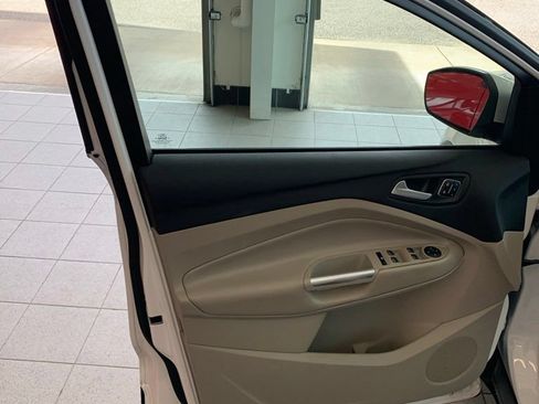 Used 2019 Ford Escape Titanium AWD/4WD image 5