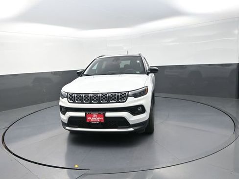 Used 2024 Jeep Compass Limited AWD/4WD image 36