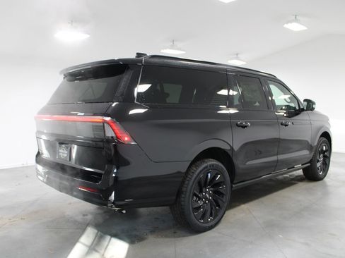 New 2026 Lincoln Navigator L Reserve image 8