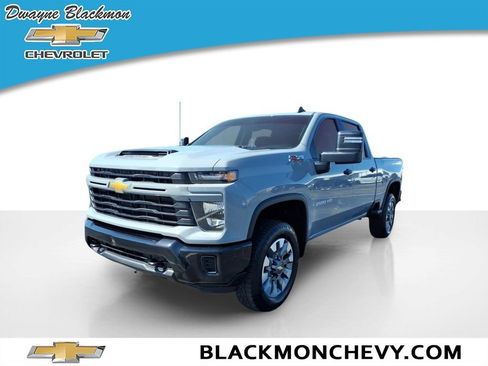 Used 2025 Chevrolet Silverado 2500 Custom w/ Z71 Off-Road Package AWD/4WD image 7
