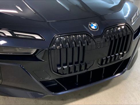Certified 2023 BMW 760i xDrive image 33