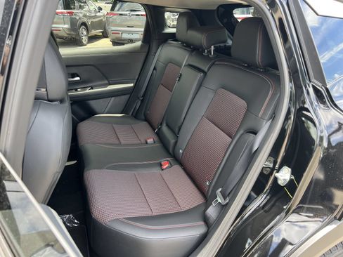 New 2026 Nissan Kicks SR w/ SR Premium Package FWD image 18