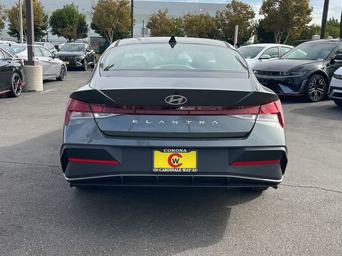 Used 2026 Hyundai Elantra SE FWD image 10