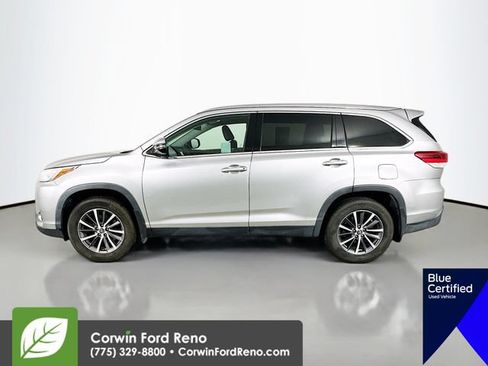 Used 2019 Toyota Highlander XLE AWD/4WD image 4