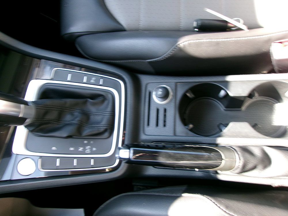 Used 2015 Volkswagen Golf SEL FWD image 14