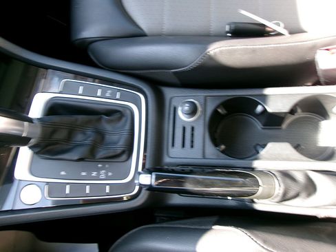 Used 2015 Volkswagen Golf SEL image 14