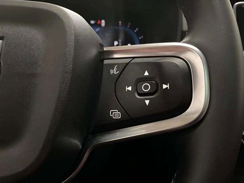 Used 2025 Volvo XC40 B5 Plus image 37