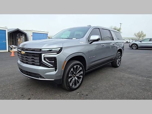 New 2026 Chevrolet Suburban High Country image 29