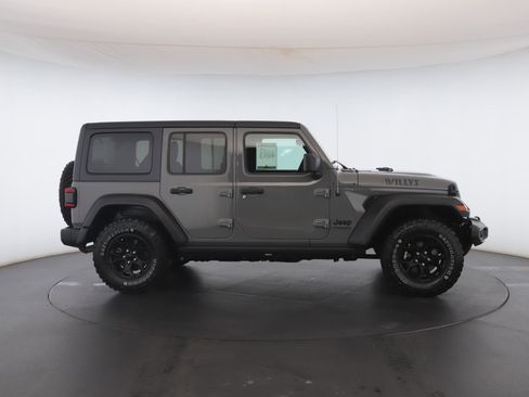 Used 2021 Jeep Wrangler Unlimited Sport AWD/4WD image 22