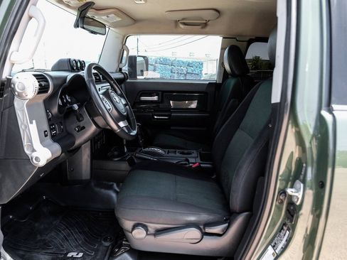 Used 2011 Toyota FJ Cruiser 4WD w/ Trail Teams Special Edition image 4