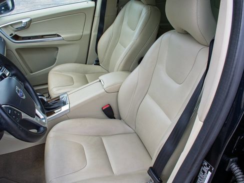 Used 2015 Volvo XC60 3.2 Platinum AWD/4WD image 14