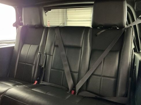 Used 2011 Lincoln Navigator Ultimate image 23