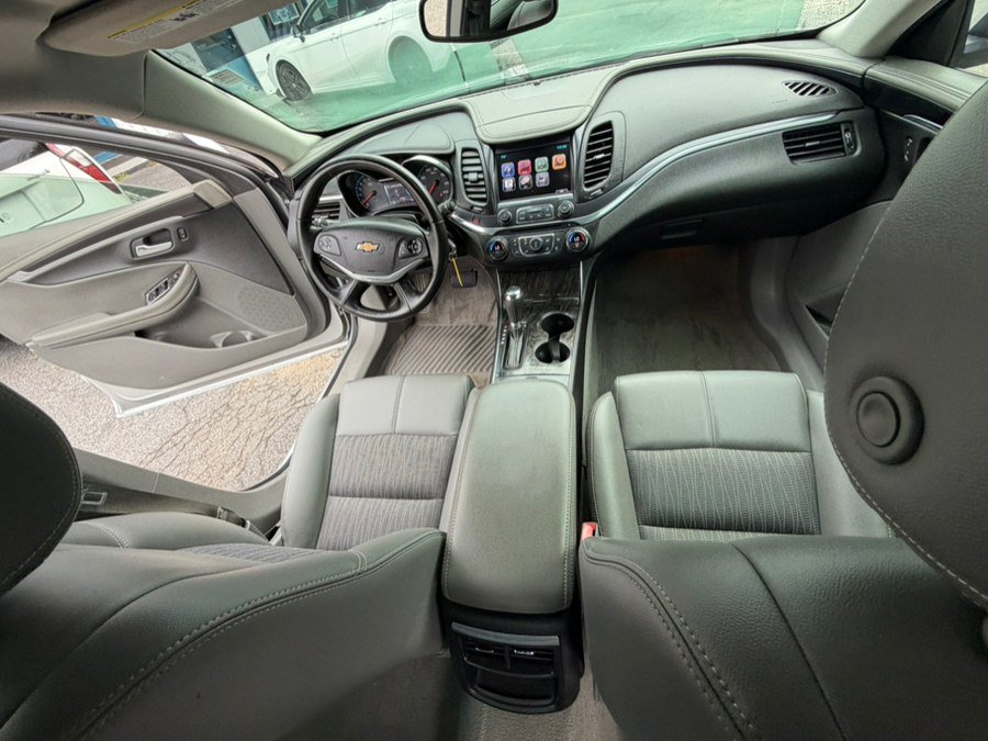 Used 2015 Chevrolet Impala LT Eco w/ Navigation Package w/ Convenience Package FWD image 20