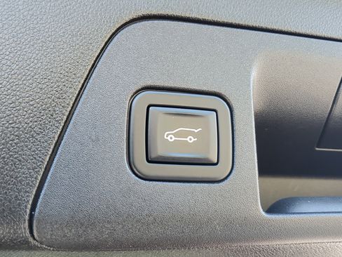 Used 2023 Buick Envision Essence w/ Sport Touring Package image 8