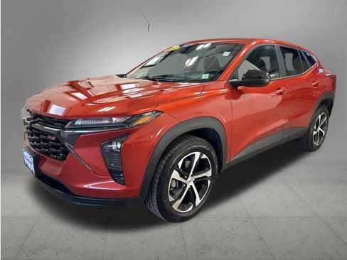 Used 2024 Chevrolet Trax RS w/ Driver Confidence Package image 1