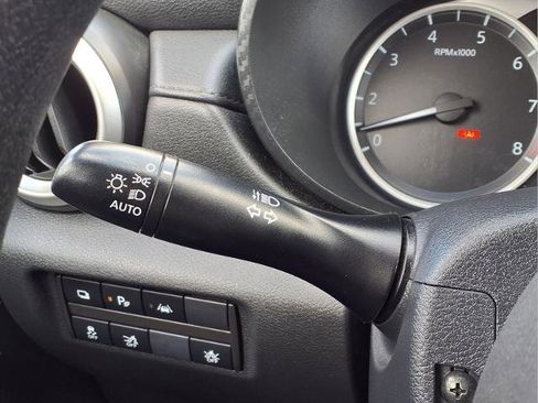 Certified 2020 Nissan Versa S image 23