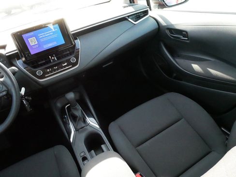 Certified 2025 Toyota Corolla LE image 11