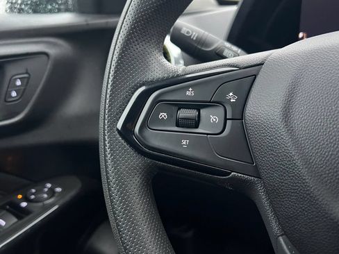 Used 2025 Chevrolet Trax LT FWD image 20