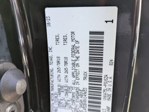 Used 2016 Toyota Tundra Limited w/ Limited Premium Package AWD/4WD image 16