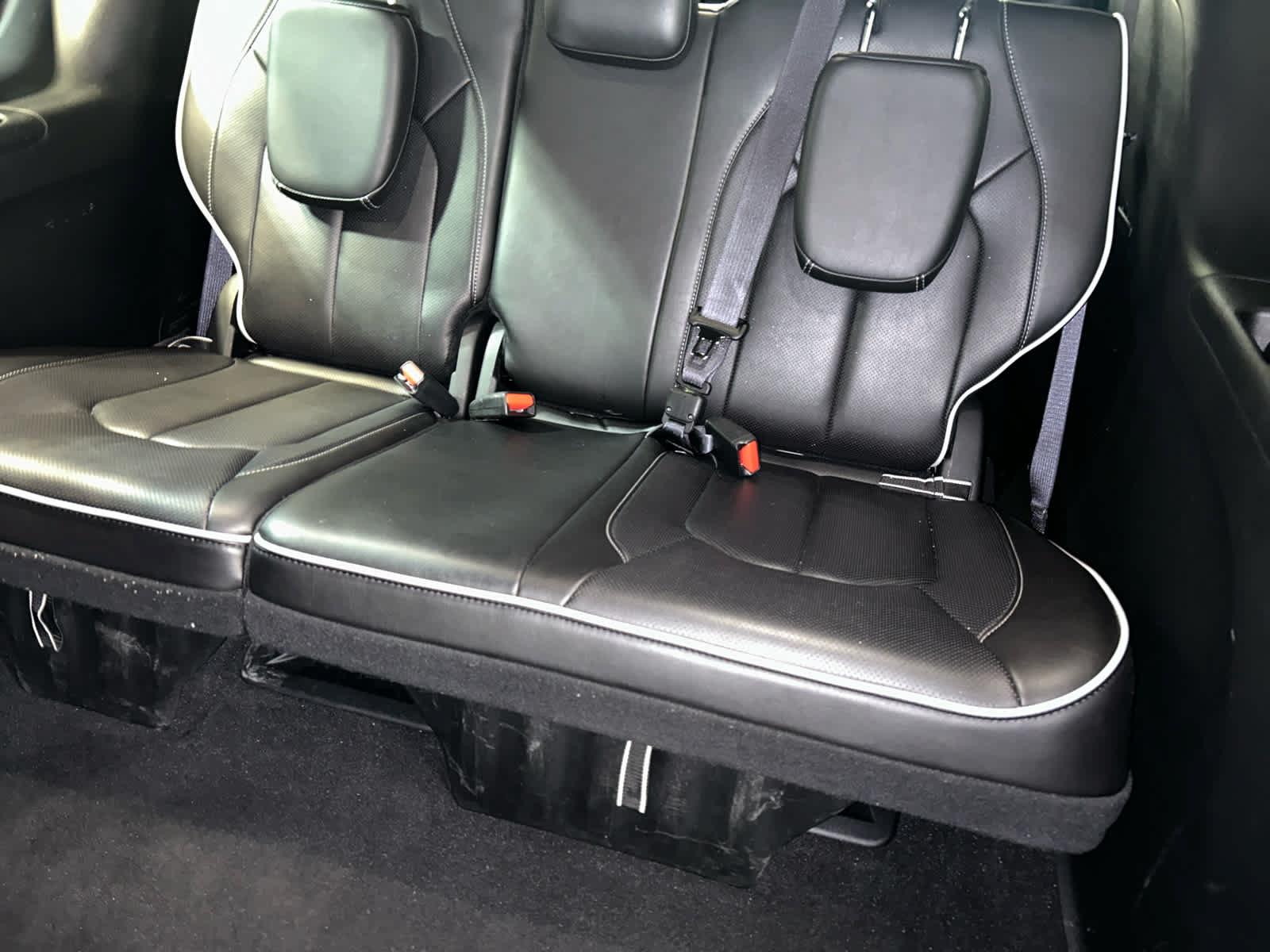 Used 2026 Chrysler Pacifica Limited w/ S Appearance Package FWD image 11