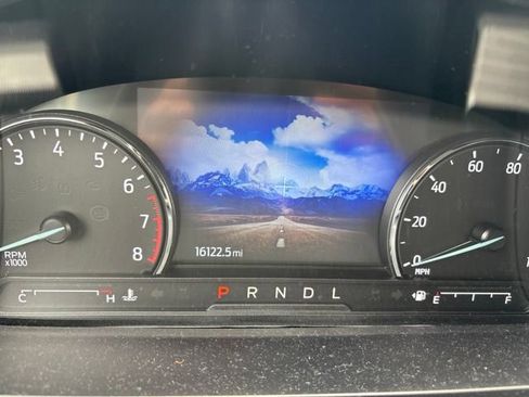 Used 2023 Ford Explorer XLT w/ Equipment Group 202A AWD/4WD image 17