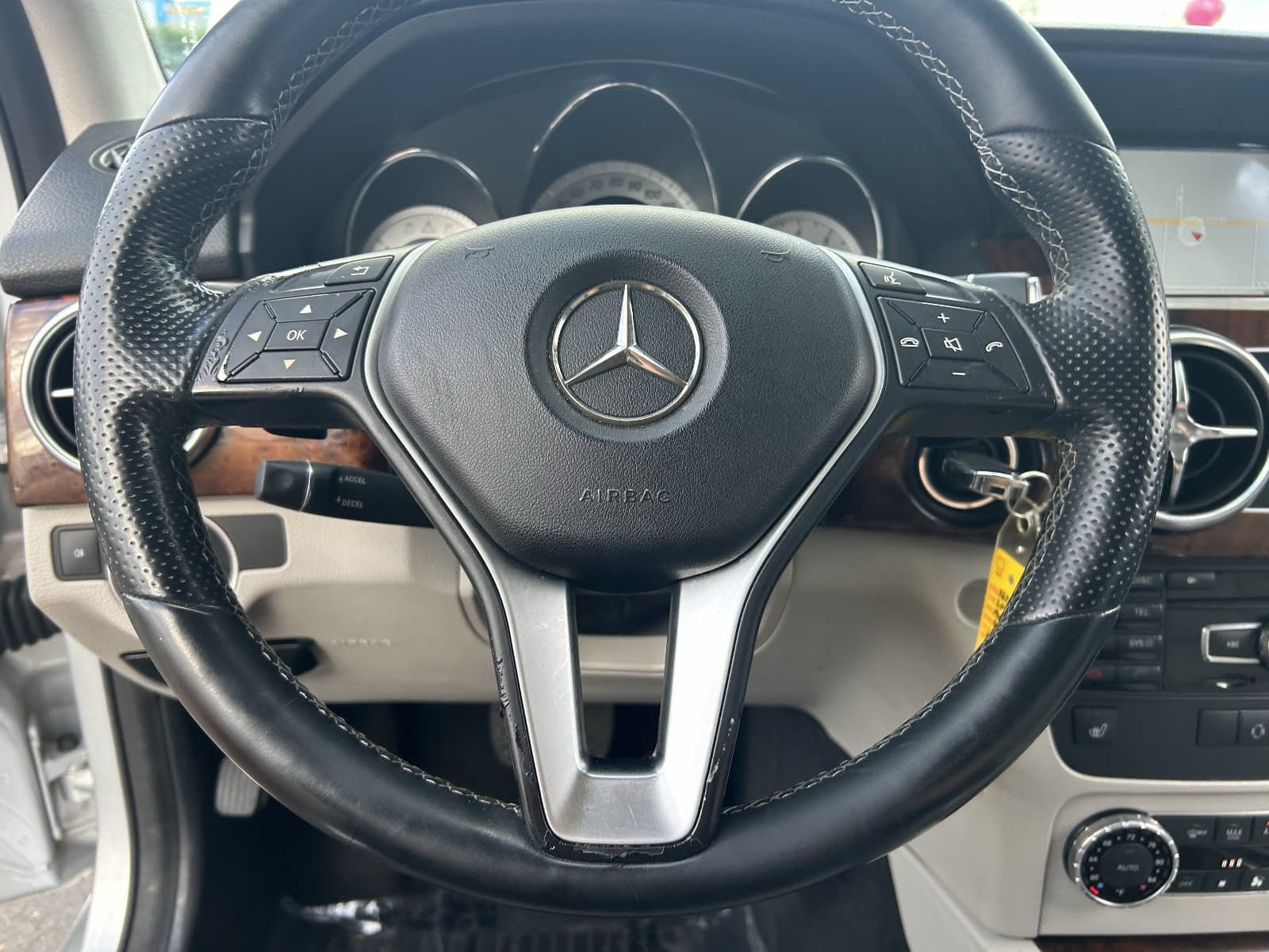 Used 2014 Mercedes-Benz GLK 350 4MATIC image 27