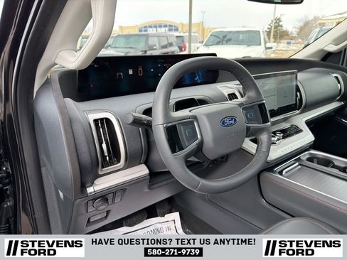Used 2025 Ford Expedition Active AWD/4WD image 27