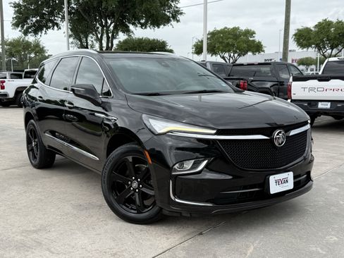 Used 2023 Buick Enclave Essence w/ Sport Touring Edition image 2