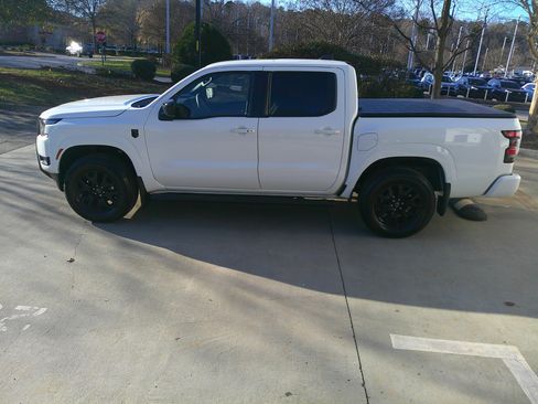 Used 2026 Nissan Frontier SV w/ SV Convenience Package image 8