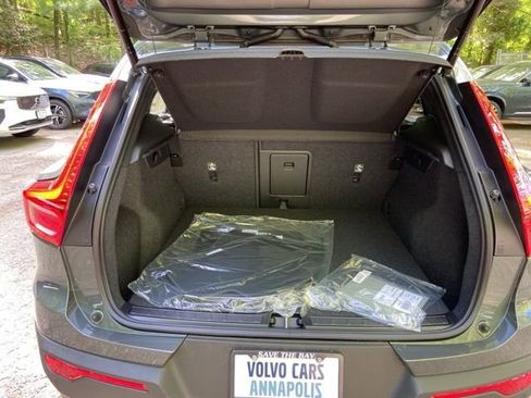 New 2026 Volvo XC40 B5 Core w/ Climate Package AWD/4WD image 18