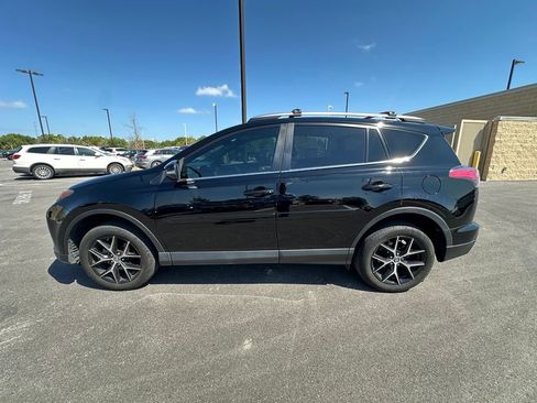 Used 2018 Toyota RAV4 SE w/ Power Extra Value Package FWD image 10