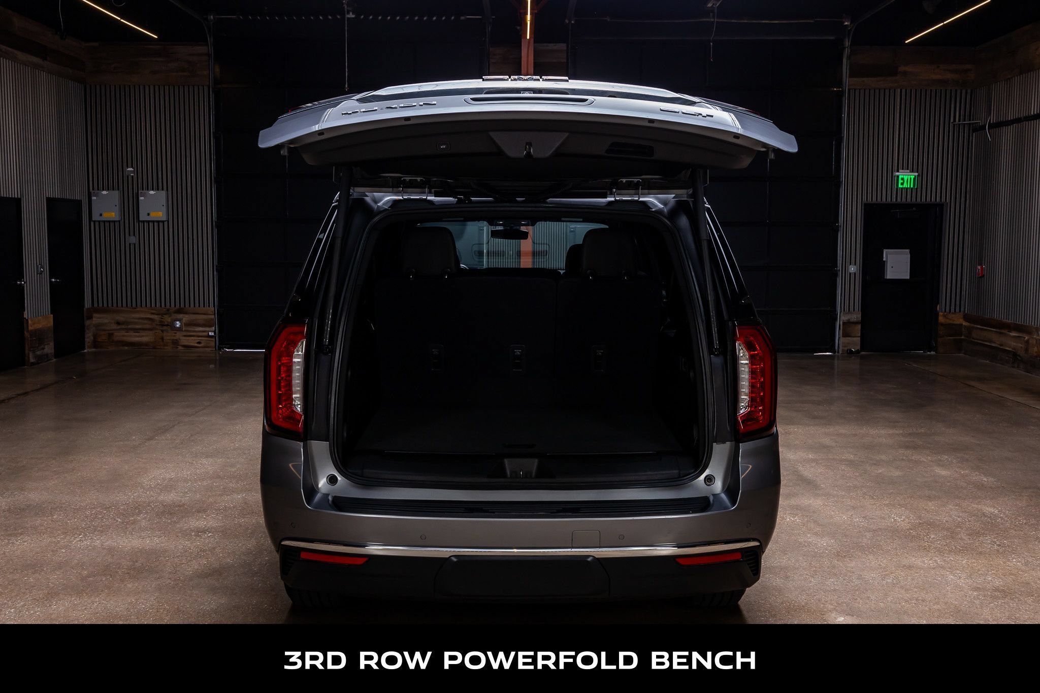 Used 2021 GMC Yukon XL SLT w/ SLT Luxury Package RWD image 8