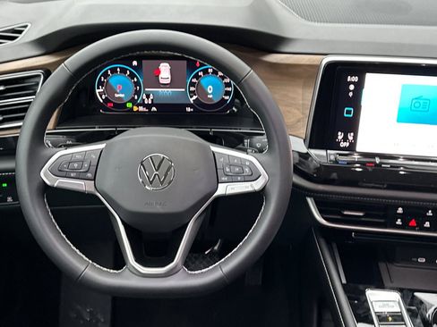 New 2026 Volkswagen Atlas SE FWD image 14