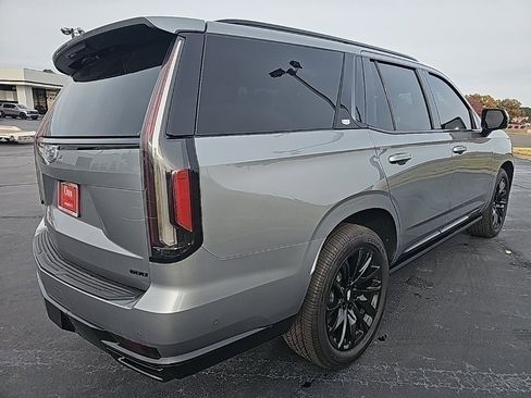 Used 2023 Cadillac Escalade Sport Platinum w/ LPO, ONYX Package image 5