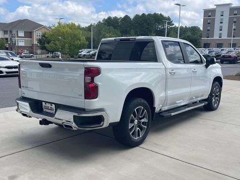 Used 2022 Chevrolet Silverado 1500 LT AWD/4WD image 7
