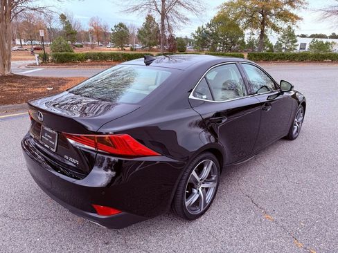 Used 2017 Lexus IS 200t image 12