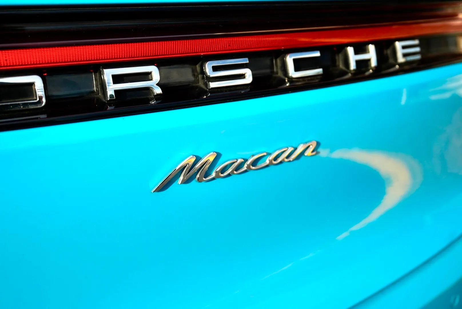 Used 2021 Porsche Macan AWD/4WD image 15