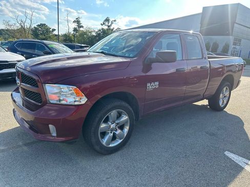 Used 2019 RAM 1500 Express w/ Express Value Package AWD/4WD image 3