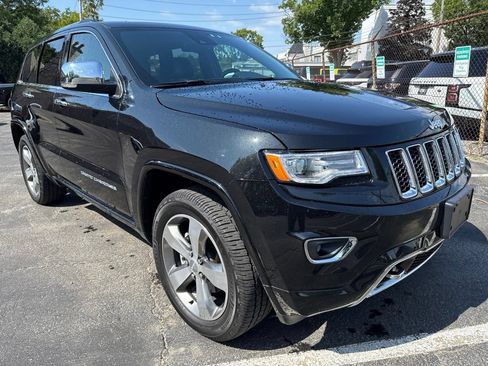 Used 2016 Jeep Grand Cherokee Overland w/ Advanced Technology Group AWD/4WD image 8