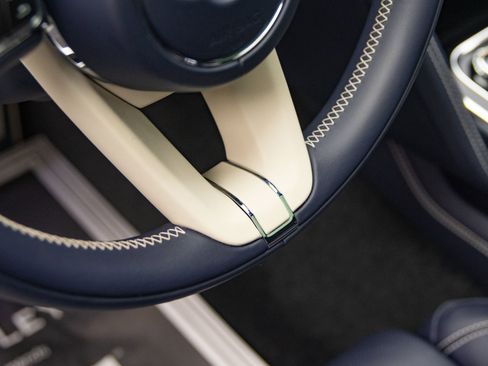 Used 2024 Bentley Flying Spur S V8 AWD/4WD image 18