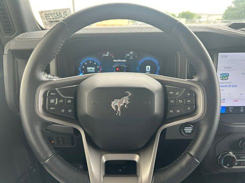 Used 2025 Ford Bronco Badlands AWD/4WD image 14