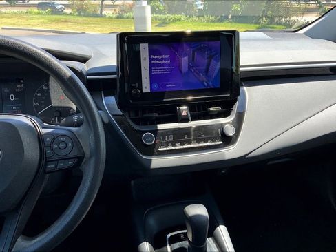 Used 2024 Toyota Corolla LE image 6