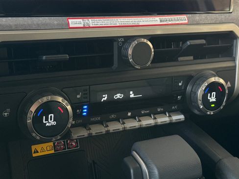 Certified 2025 Toyota Tacoma Trailhunter image 25