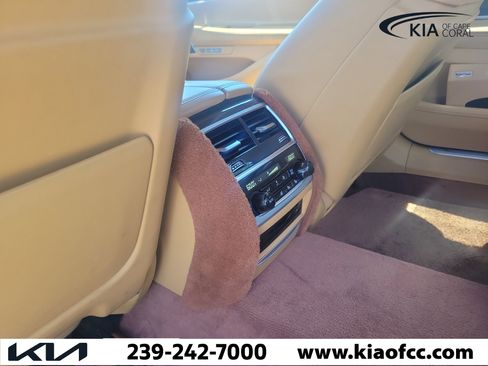 Used 2018 BMW 750i xDrive AWD/4WD image 16