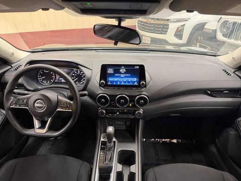 Used 2025 Nissan Sentra SV FWD image 31