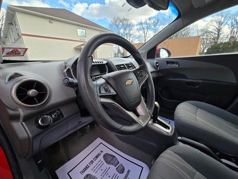 Used 2012 Chevrolet Sonic LT image 19