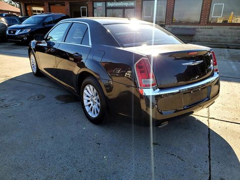 Used 2012 Chrysler 300 image 7