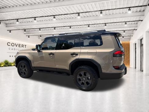 Used 2025 Lexus GX 550 AWD/4WD image 7