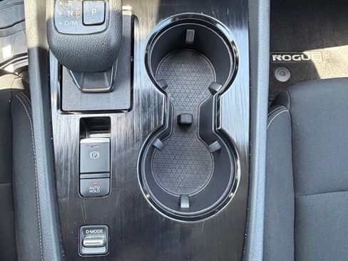 Used 2024 Nissan Rogue S FWD image 20